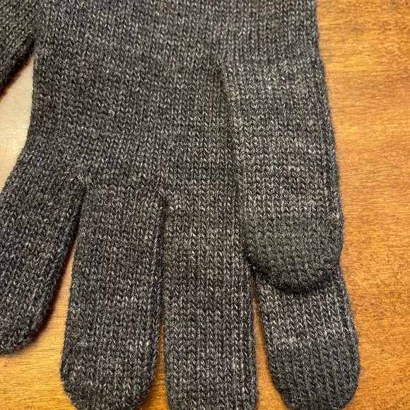 😍😍😍SOLD😍😍😍 UGG KNIT TECH GLOVE CHARCOAL - Picture 6 of 6